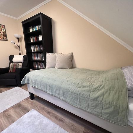 קסזטלי Galeria Apartmanhaz מראה חיצוני תמונה
