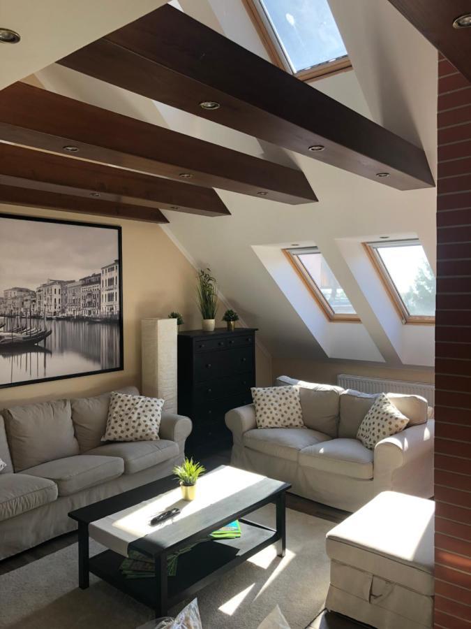 קסזטלי Galeria Apartmanhaz מראה חיצוני תמונה