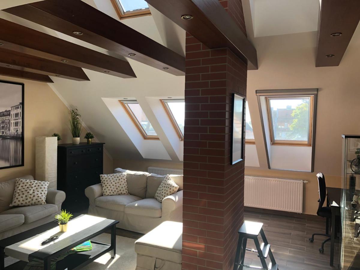 קסזטלי Galeria Apartmanhaz מראה חיצוני תמונה