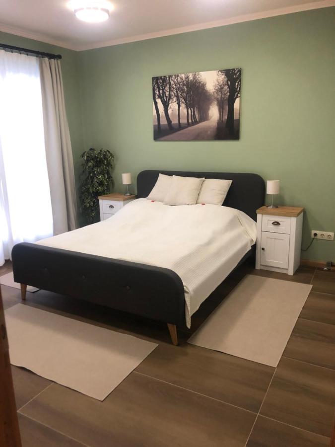קסזטלי Galeria Apartmanhaz מראה חיצוני תמונה