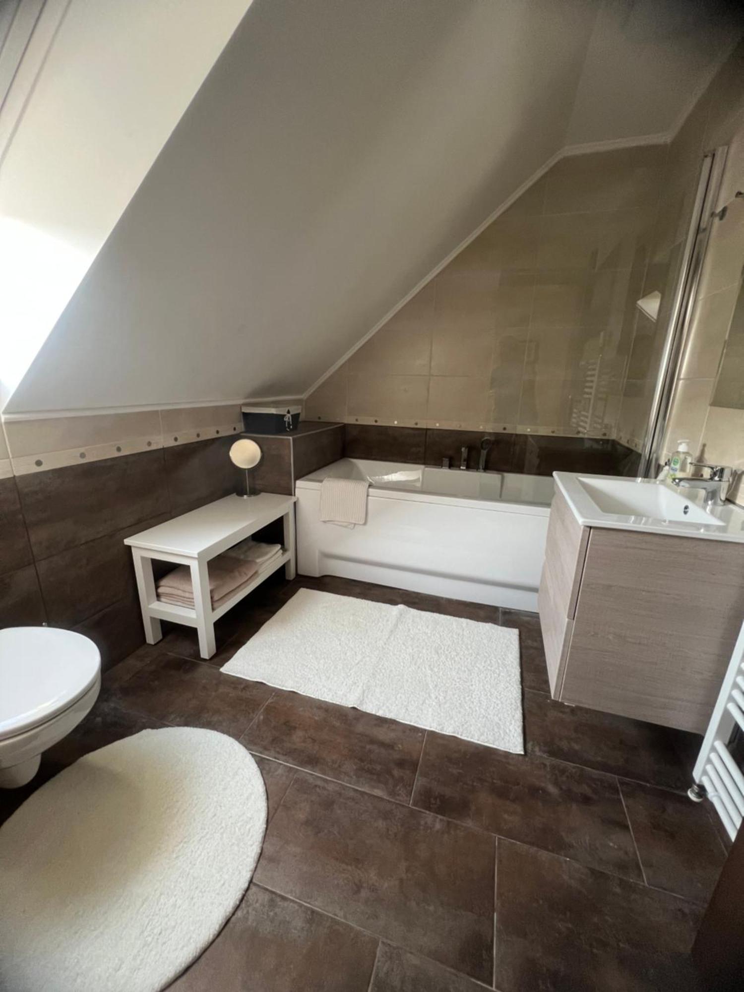 קסזטלי Galeria Apartmanhaz מראה חיצוני תמונה