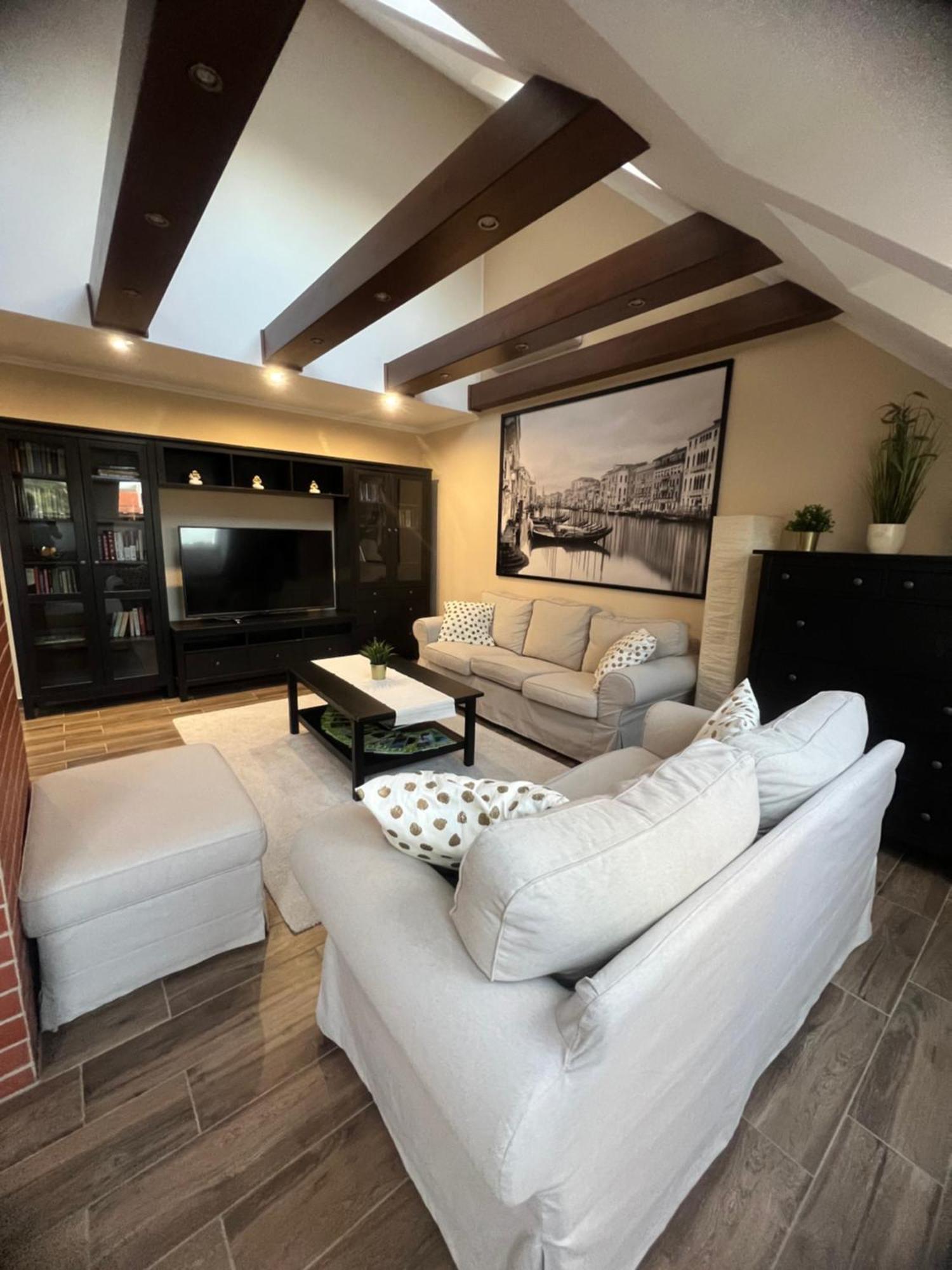 קסזטלי Galeria Apartmanhaz מראה חיצוני תמונה